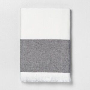 Colorblock‎ Bath Towel - Hearth & Hand Magnolia - Sour Cream, Railroad Gray 2020